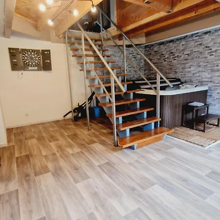 Hangy & Apartment Fresse-sur-Moselle